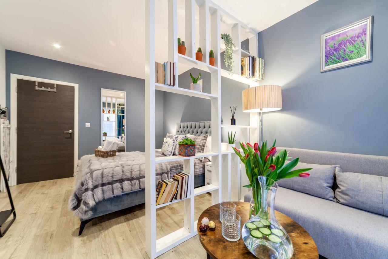 Private Double Bd With Optional Balcony, 15 Mins To London Cc Apartment Екстериор снимка